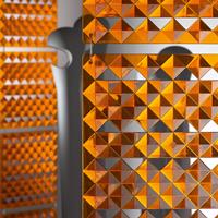 VedoNonVedo Piramide élément décoratif pour meubler et diviser les espaces - Orange transparent 3